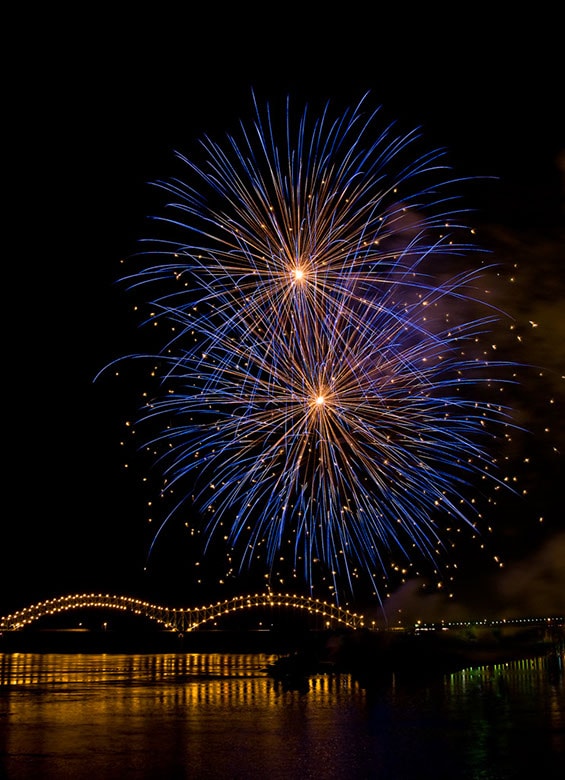 7 tips to photograph fireworks Memphis Photographer Blair Ball